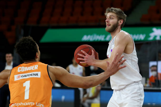 旧保持强大 旧保持强大